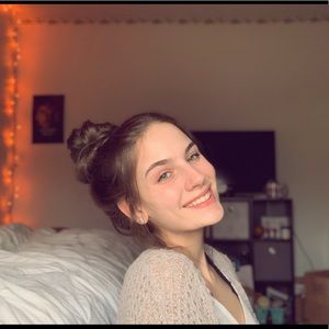 Meet your Posher, Emily